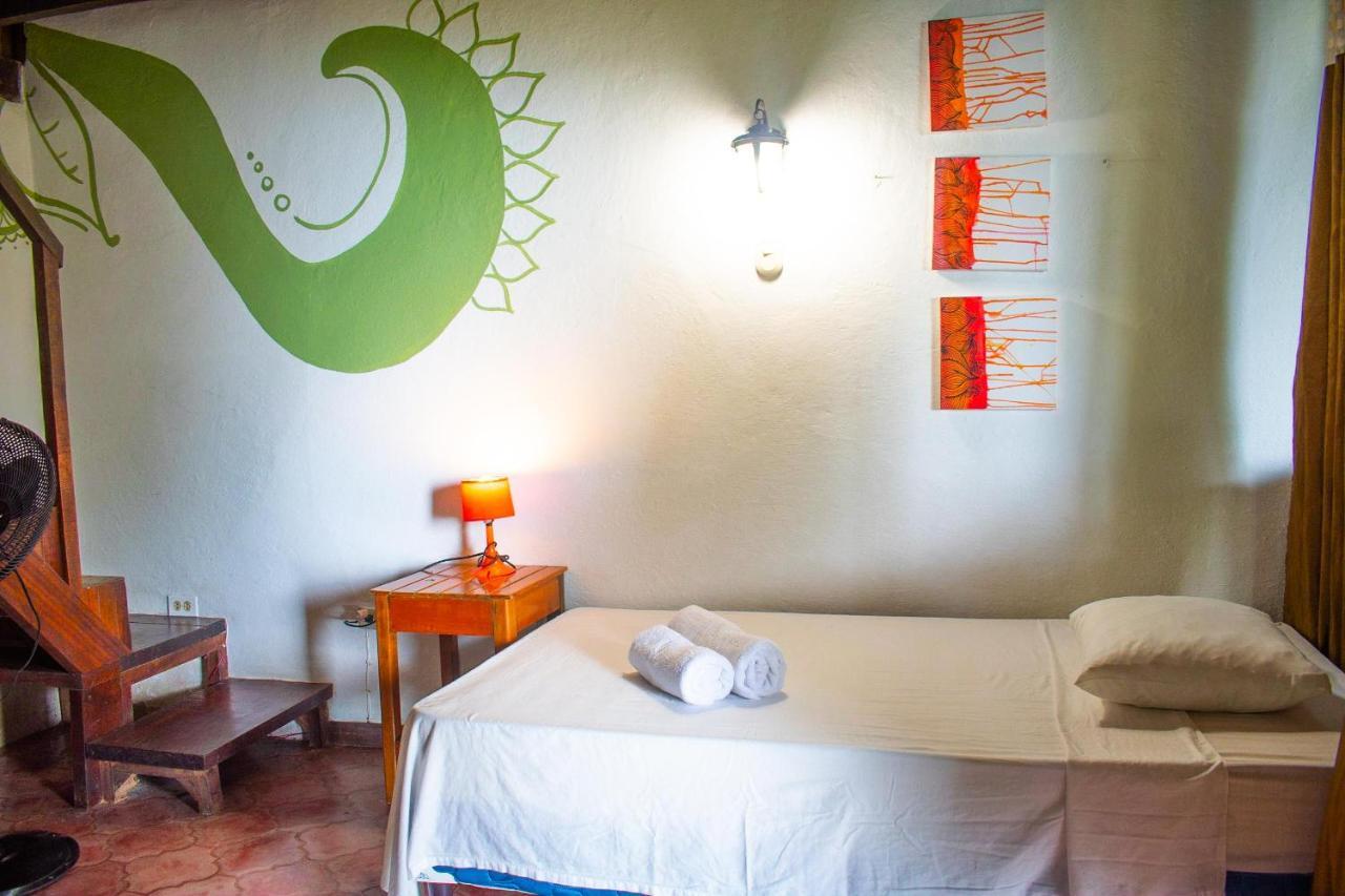 Hostel Plinio Manuel Antonio Eksteriør bilde