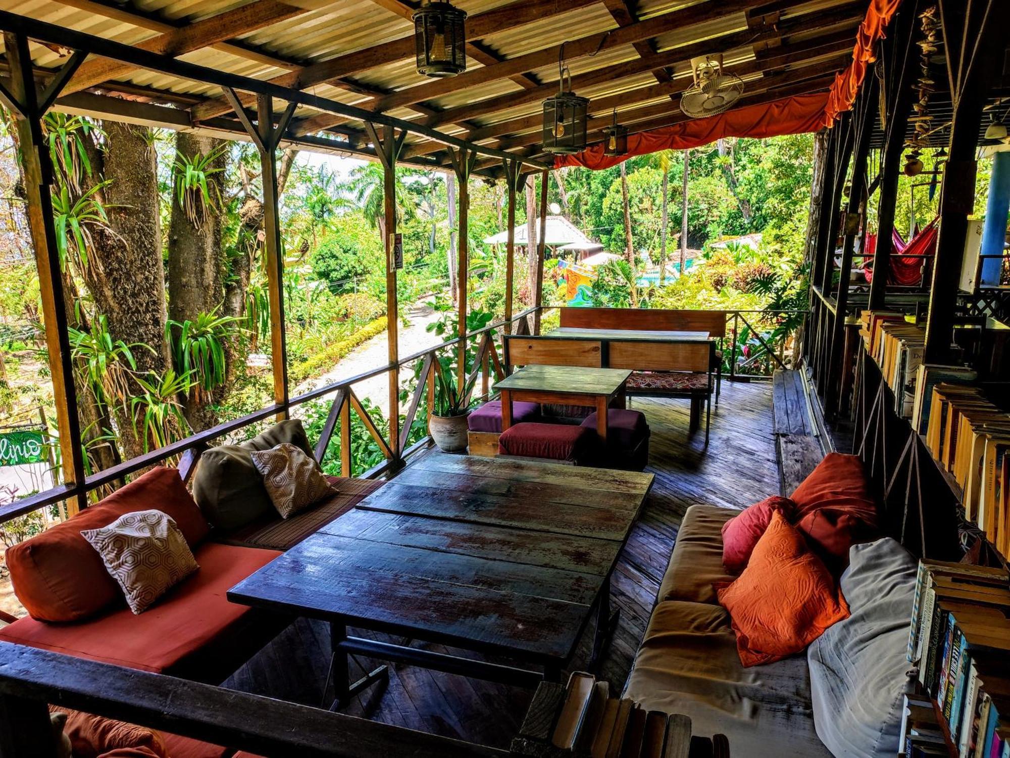 Hostel Plinio Manuel Antonio Eksteriør bilde