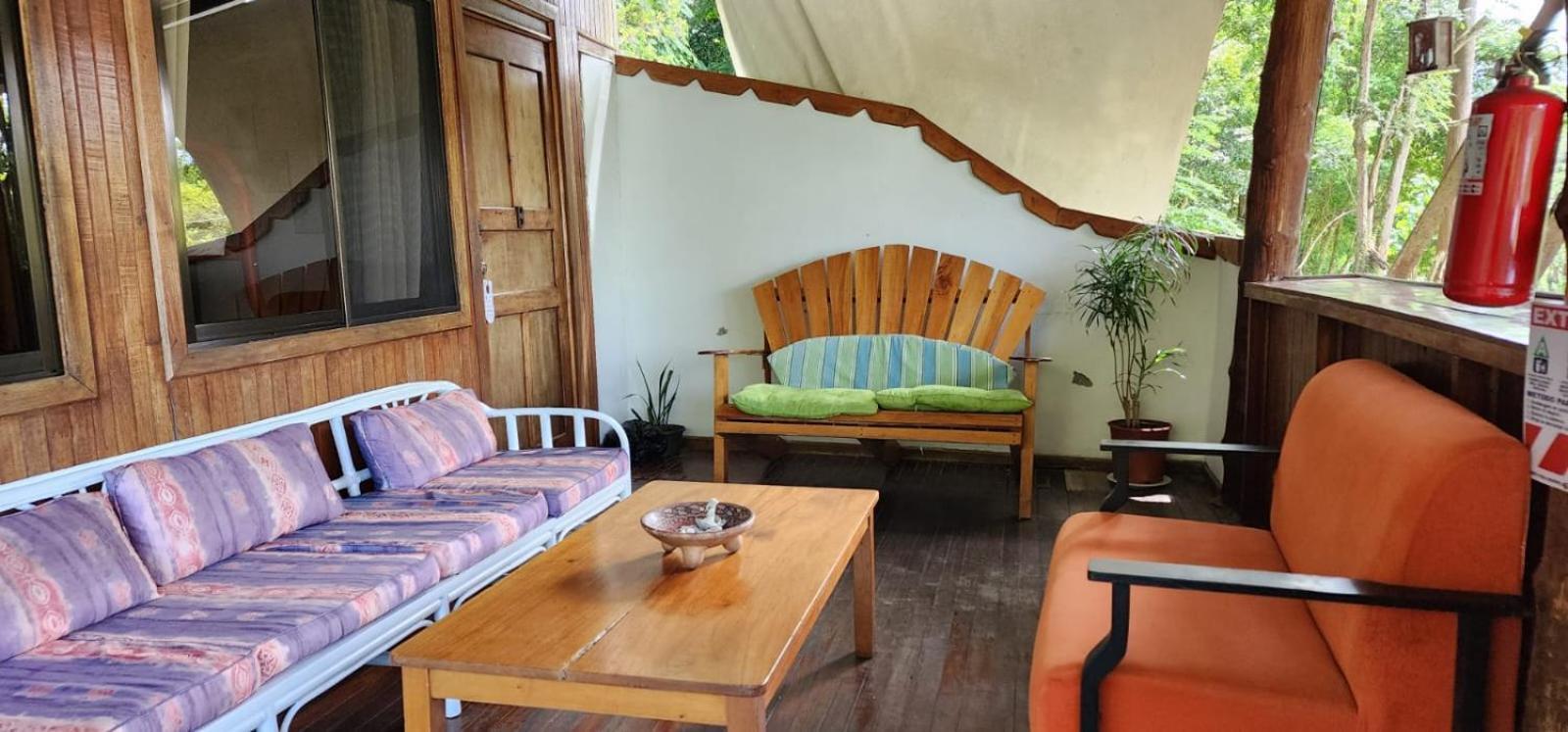 Hostel Plinio Manuel Antonio Eksteriør bilde