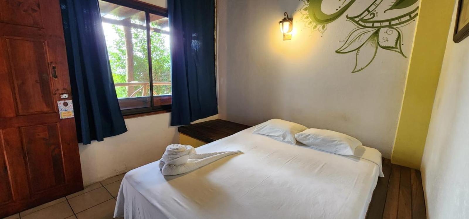 Hostel Plinio Manuel Antonio Eksteriør bilde